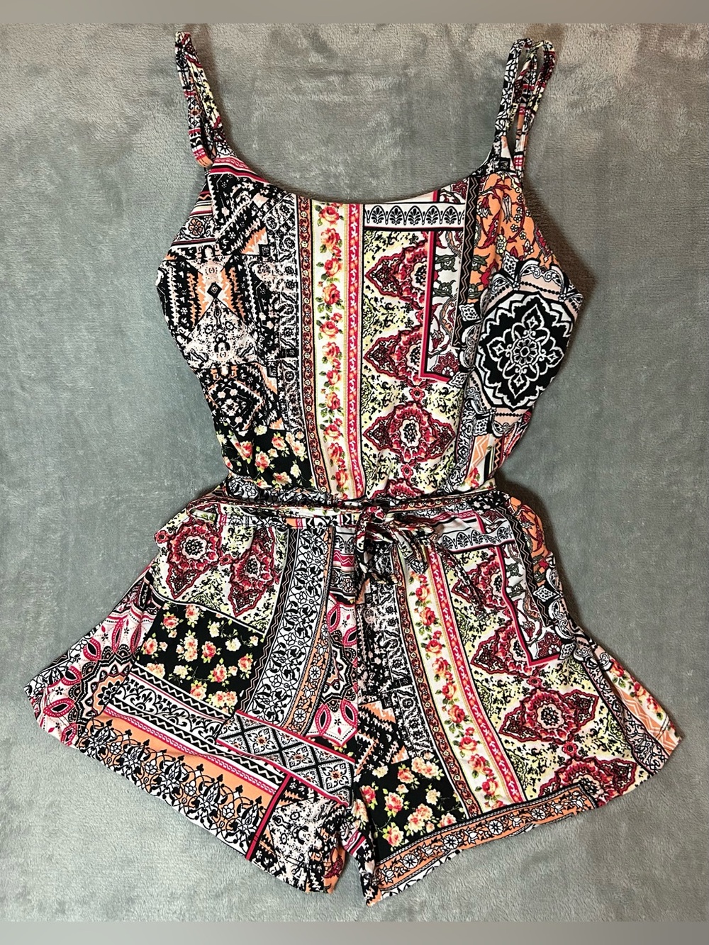 EyeCandy Women’s Romper Multicolor Romper Adjustable Straps Stretchy Size Small
